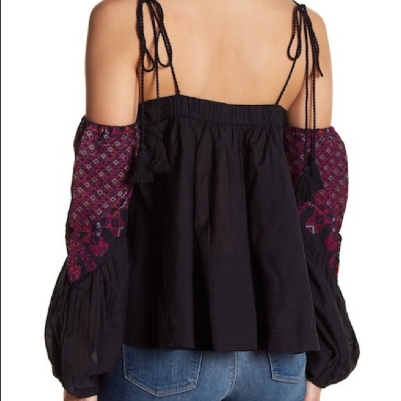 🆕 FP Vacay Vibin’ Embroidered Cold Shoulder Top L - Picture 2 of 7